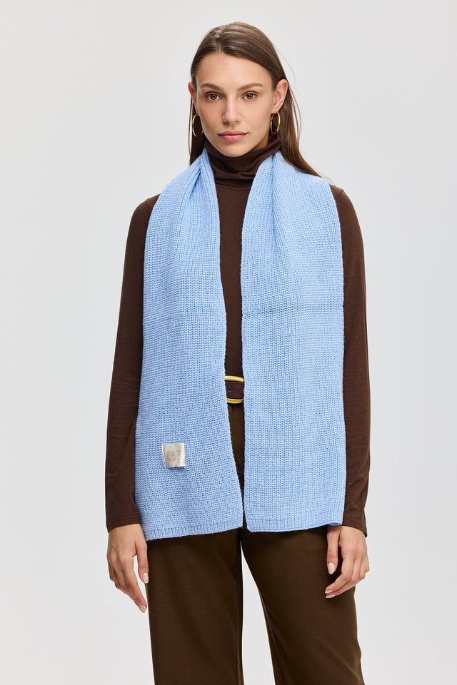 צעיף סרוג תכלת