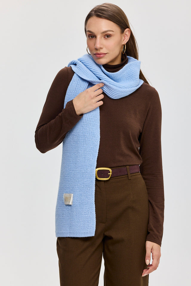 צעיף סרוג תכלת