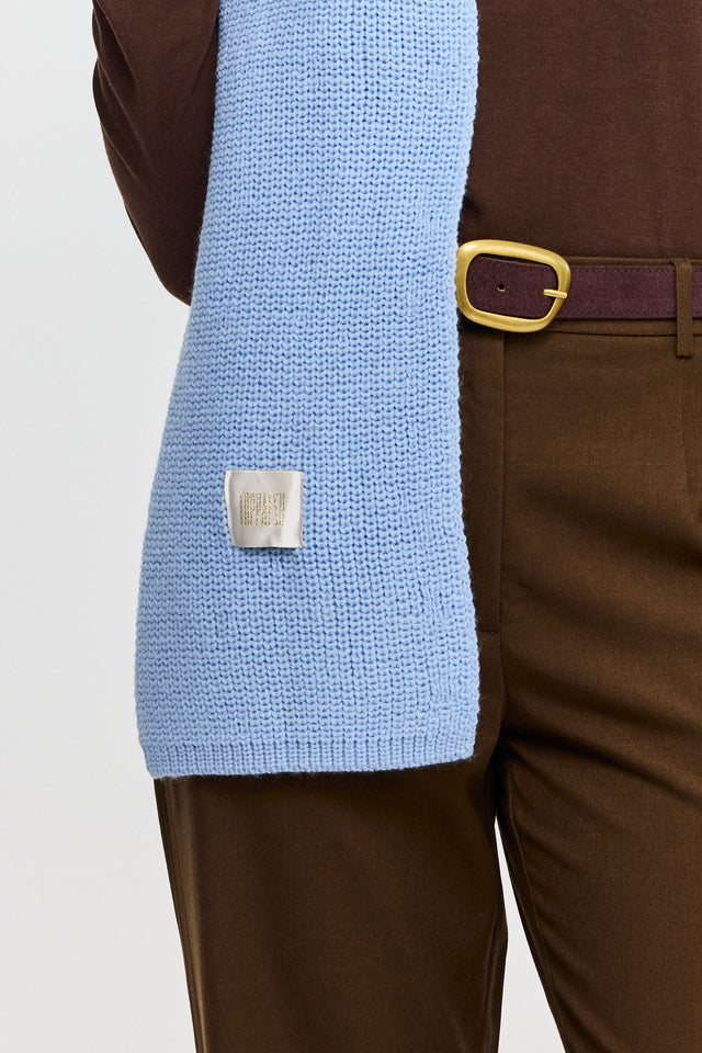 צעיף סרוג תכלת