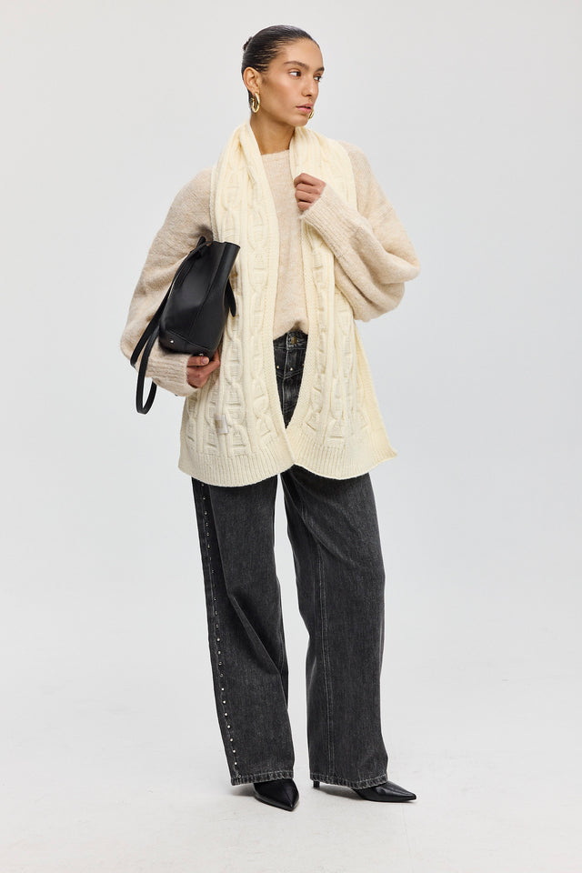 צעיף סריגה גאומטרית חמאה שמנת