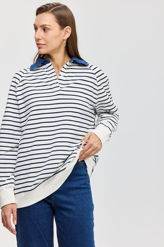 סוויטשירט קריספי פולו פסים נייבי צווארון ג׳ינס