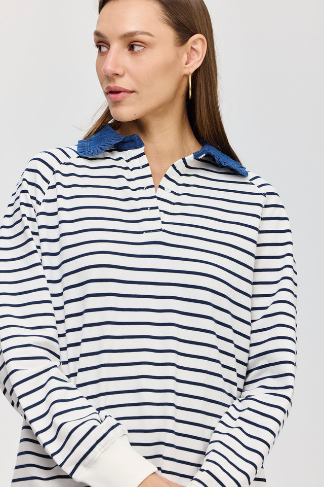 סוויטשירט קריספי פולו פסים נייבי צווארון ג׳ינס