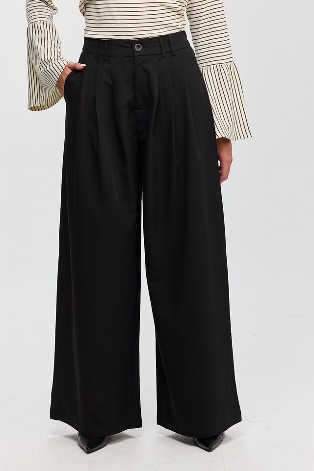 מכנסיים מחוייטים קשיו שחורים