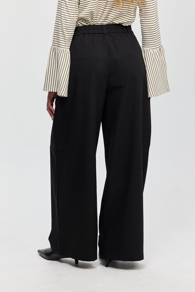 מכנסיים מחוייטים קשיו שחורים