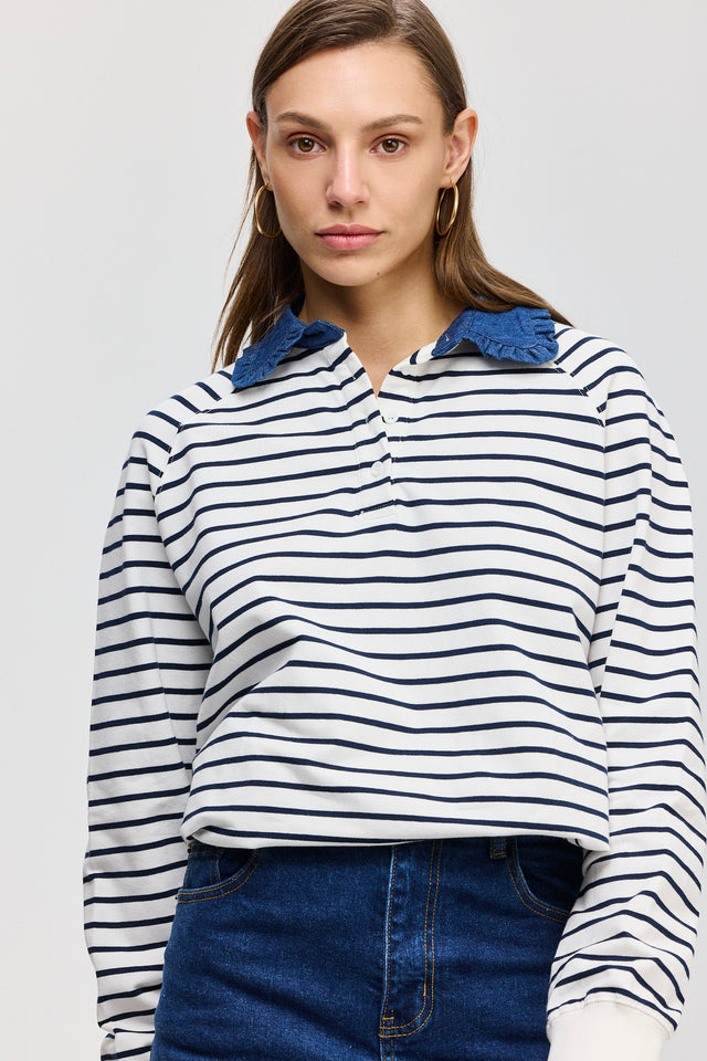 סוויטשירט קריספי פולו פסים נייבי צווארון ג׳ינס