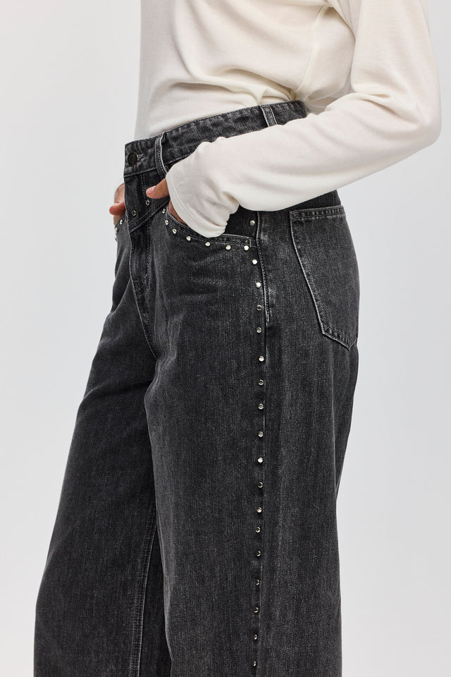 מכנסי ג'ינס ברנדי ניטים שחורים