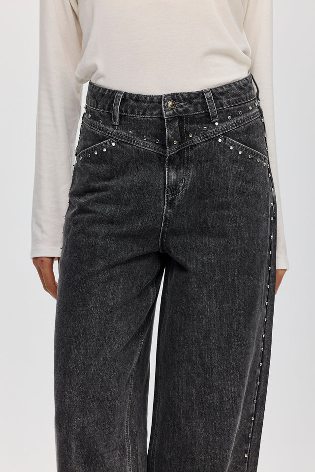 מכנסי ג'ינס ברנדי ניטים שחורים