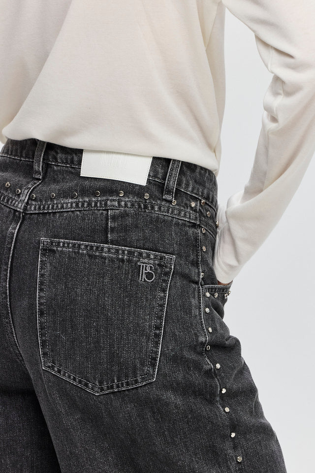 מכנסי ג'ינס ברנדי ניטים שחורים