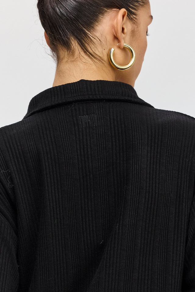 חולצת זיפר ספייסי וונט סריג ספייסי שחורה