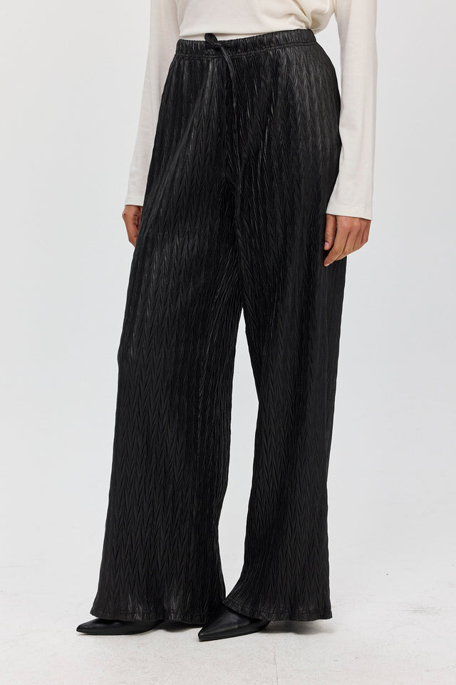 מכנסי ספיריט דמוי עור שחורים