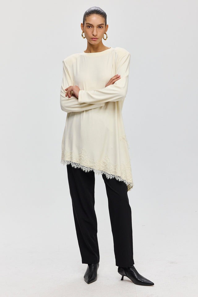 חולצת טוניקה פאמפקין אסימטרית תחרה שמנת