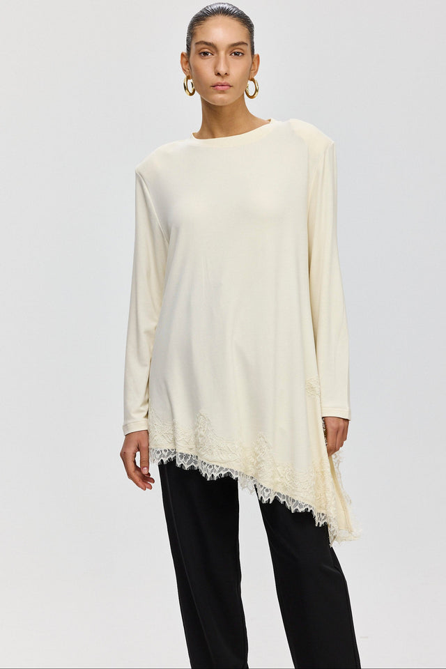 חולצת טוניקה פאמפקין אסימטרית תחרה שמנת