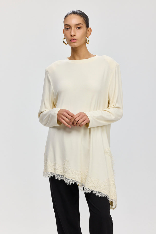 חולצת טוניקה פאמפקין אסימטרית תחרה שמנת