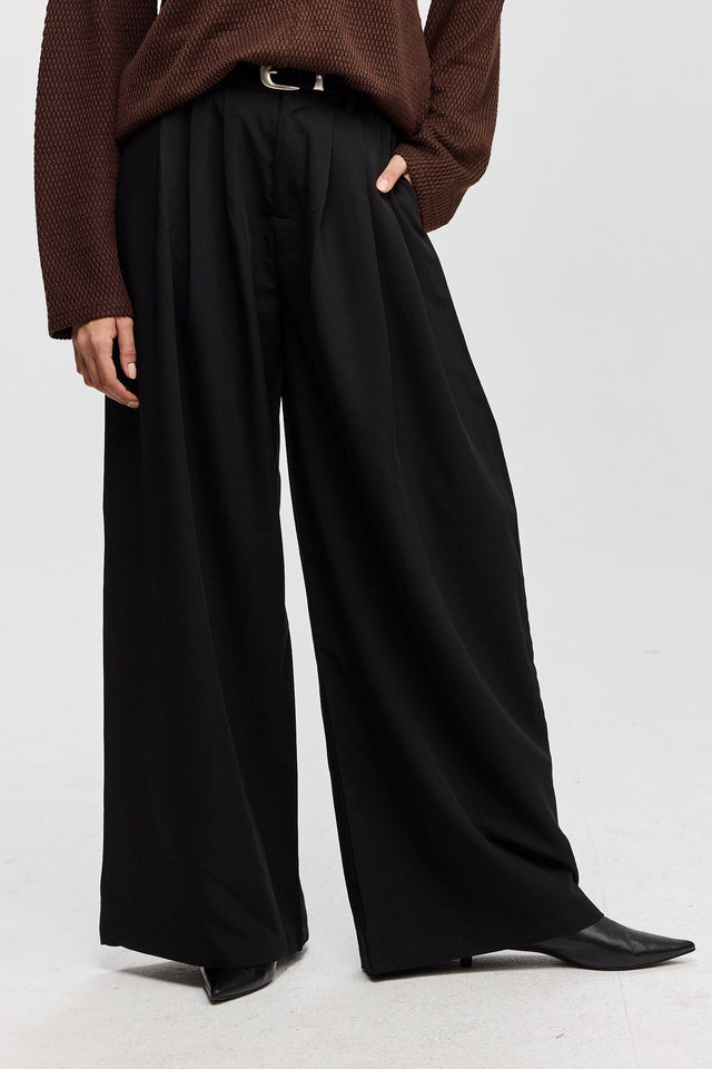 מכנסיים מחוייטים קשיו שחורים