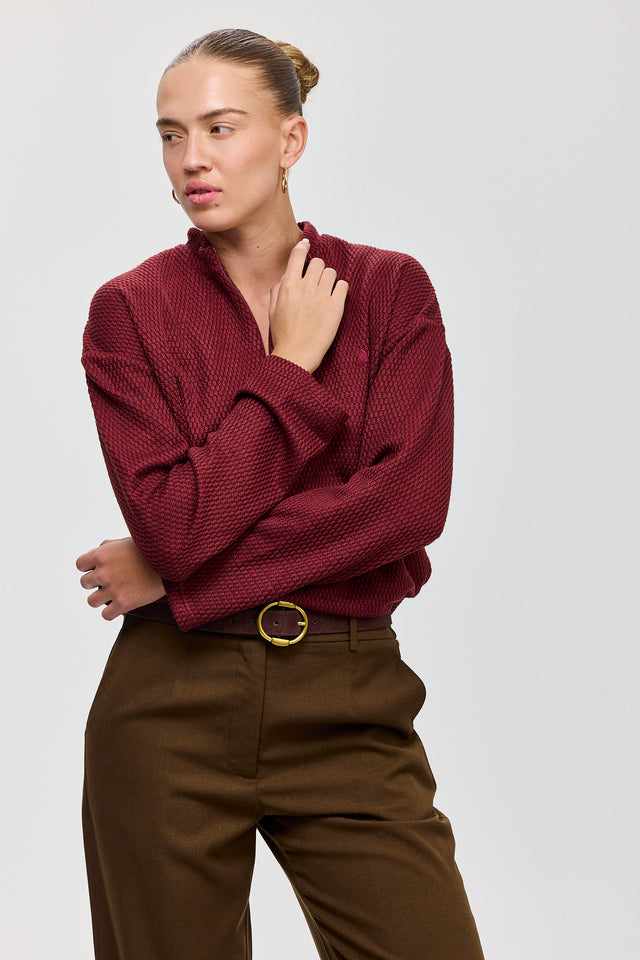 חולצת זיפר סריג ספייסי שרוולים ארוכים בורגנדי