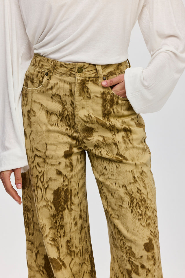 מכנסי ג'ינס מתרחבים נחש חאקי