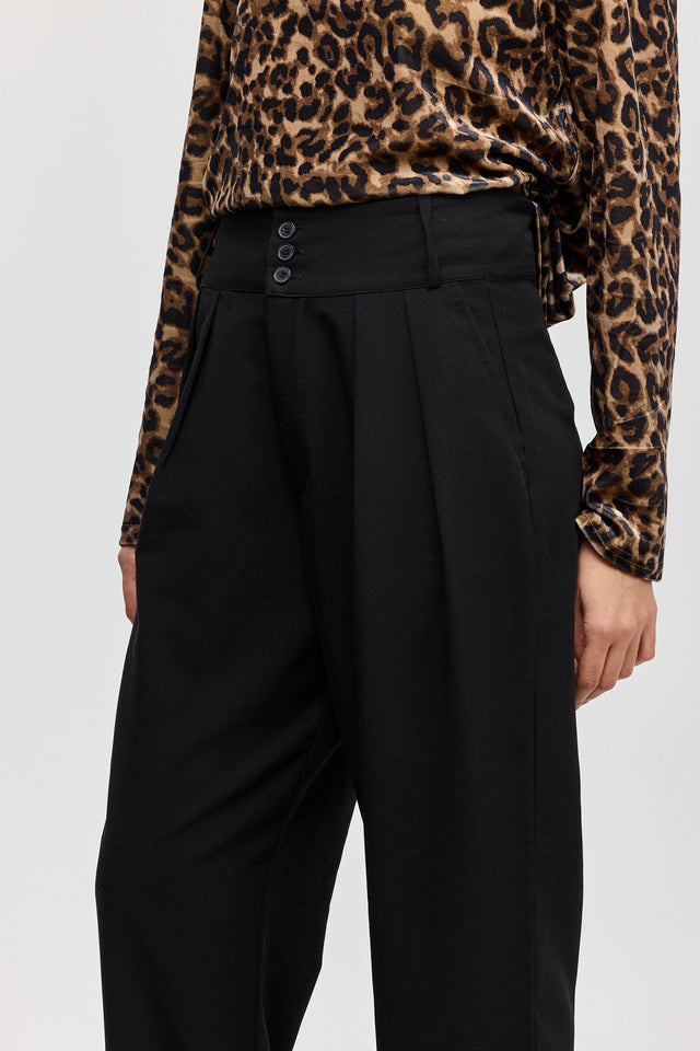 מכנסיים מחוייטים פנה קוטה שחורים