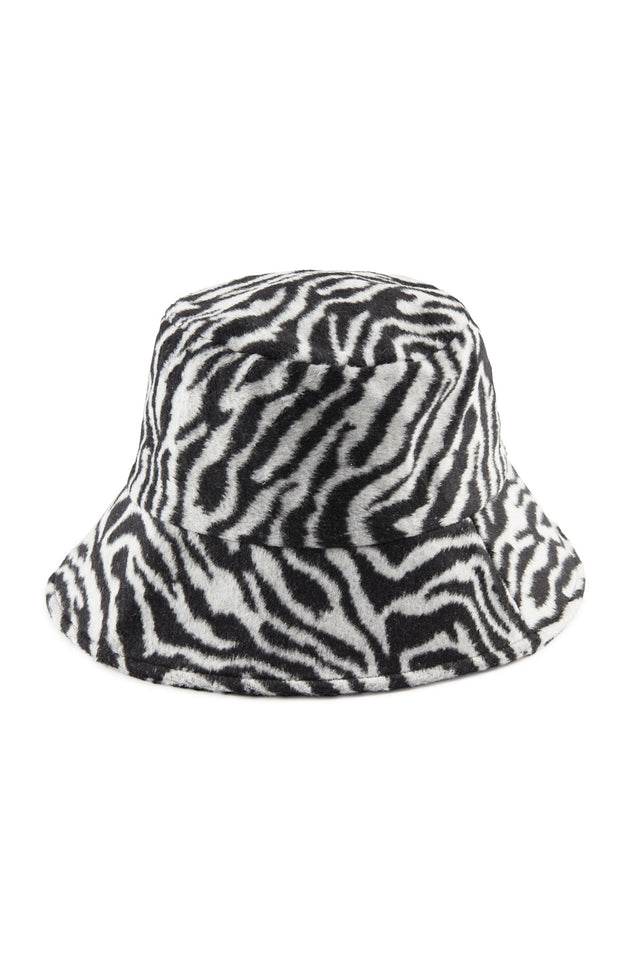 כובע באקט פרוותי קאמלכובע באקט ברקוני זברה שחור לבן